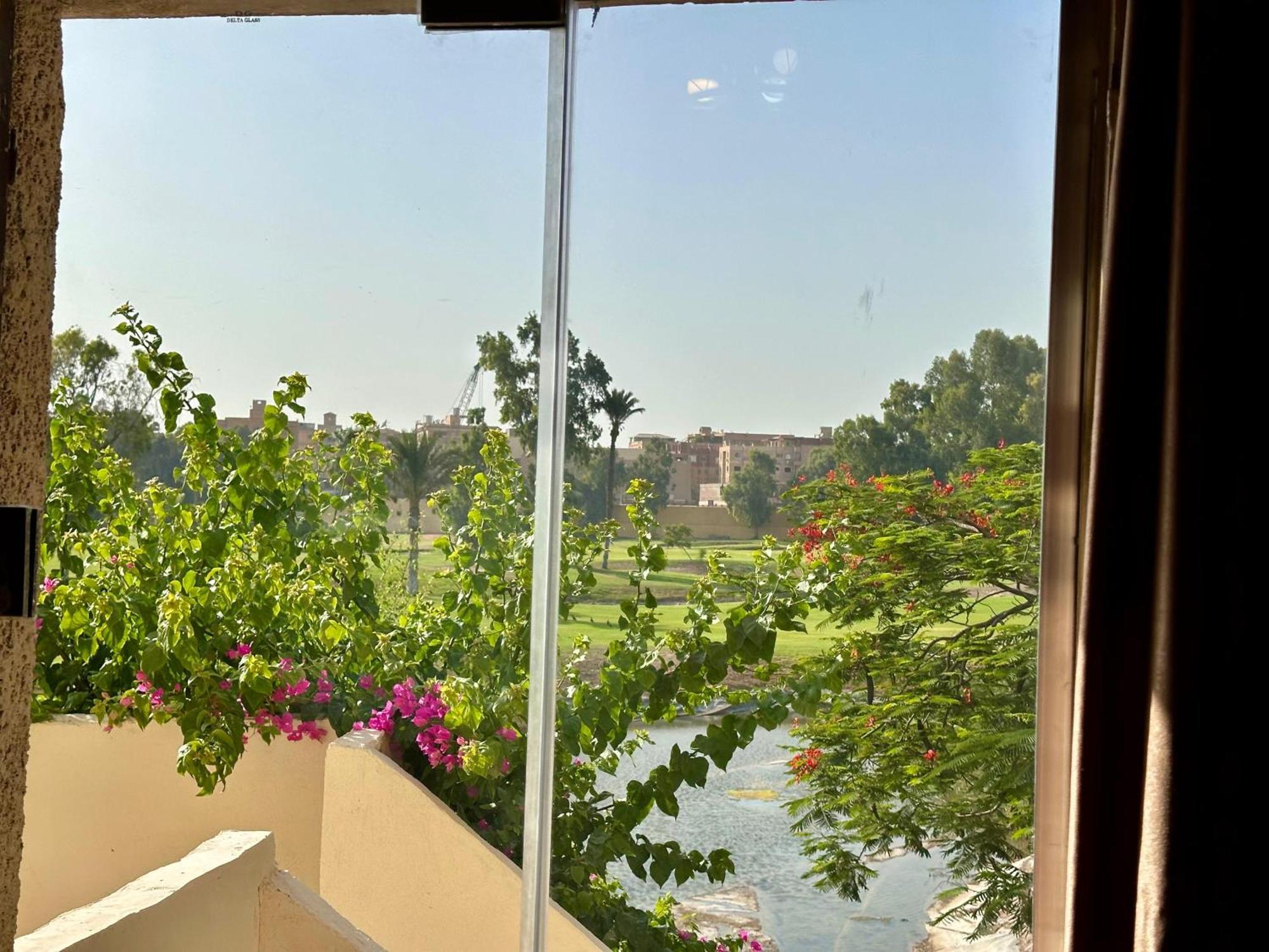 Golf Pyramids View Hotell Kafret el-Gabal Exteriör bild