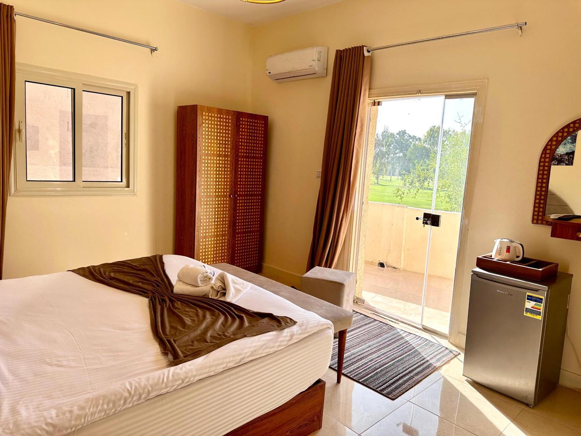 Golf Pyramids View Hotell Kafret el-Gabal Exteriör bild