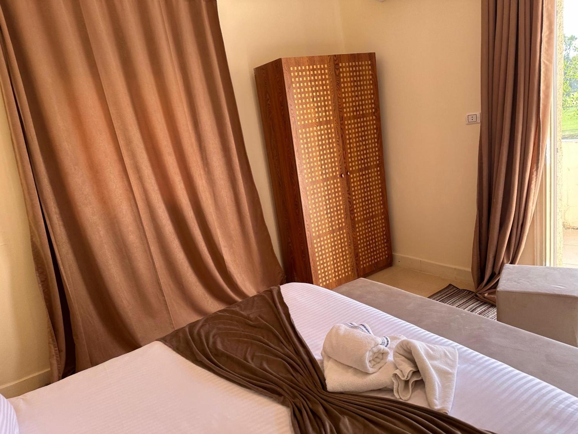 Golf Pyramids View Hotell Kafret el-Gabal Exteriör bild