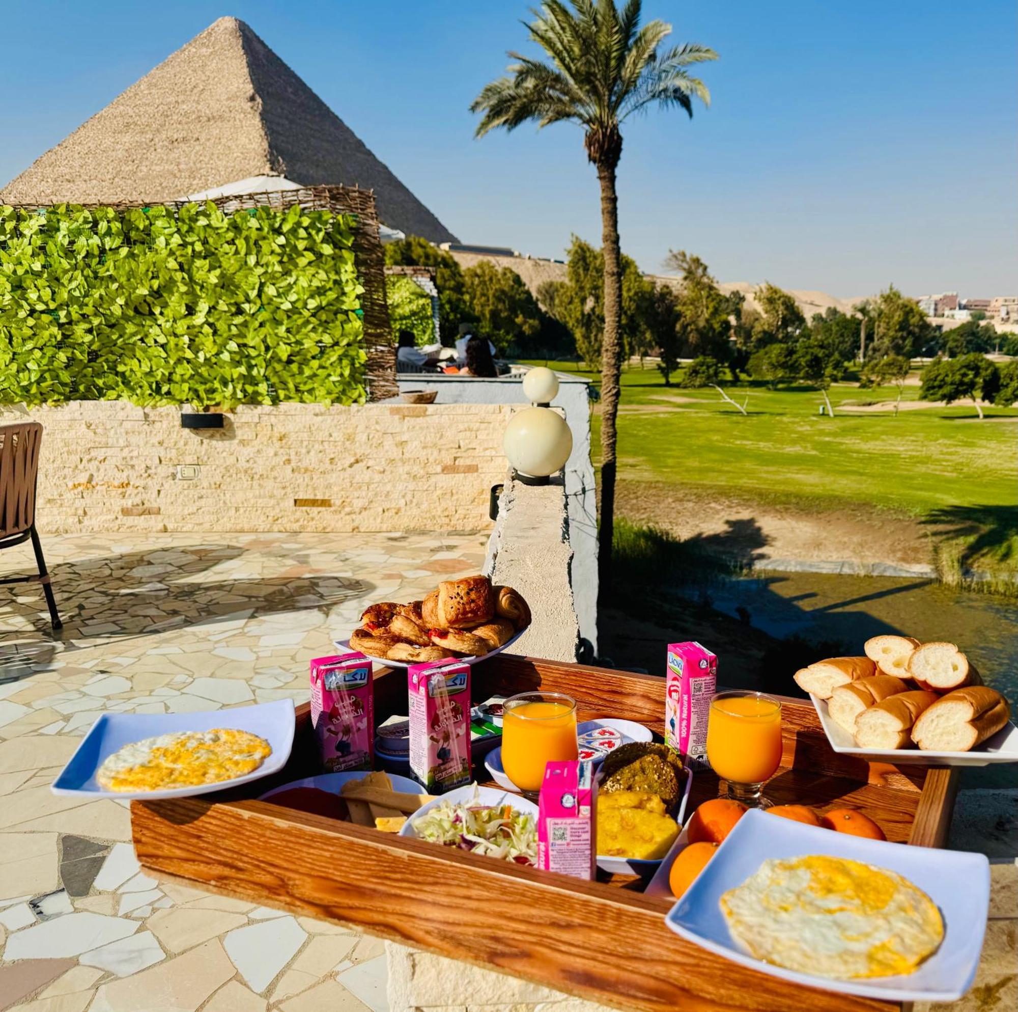 Golf Pyramids View Hotell Kafret el-Gabal Exteriör bild